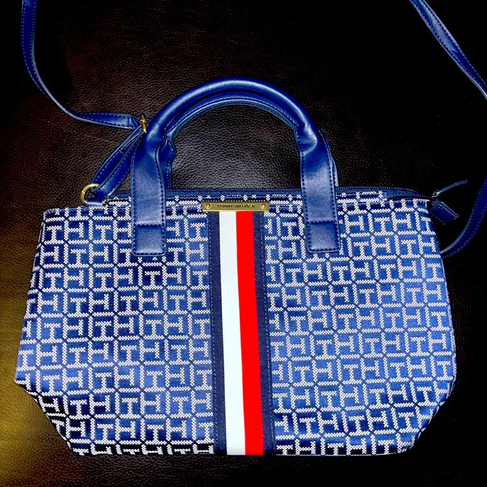 Like New Tommy Hilfiger Purse!